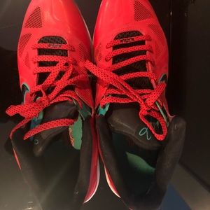 Nike Lebron 9 “Liverpool”